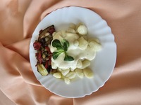 Gnocchi s pečenou zeleninou a syrovou omáčkou